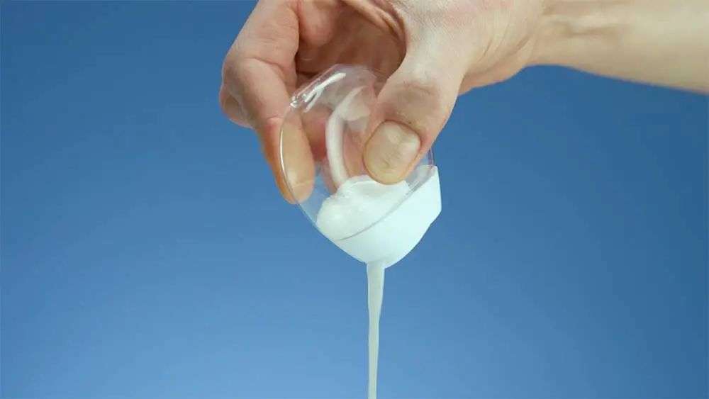 再也不用「擠牙膏」，高露潔換上的「潤滑劑」包裝，讓牙膏從此一滴不剩