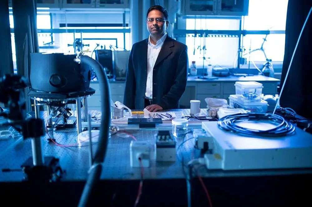 再也不用「擠牙膏」，高露潔換上的「潤滑劑」包裝，讓牙膏從此一滴不剩