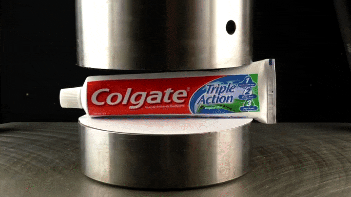 再也不用「擠牙膏」，高露潔換上的「潤滑劑」包裝，讓牙膏從此一滴不剩